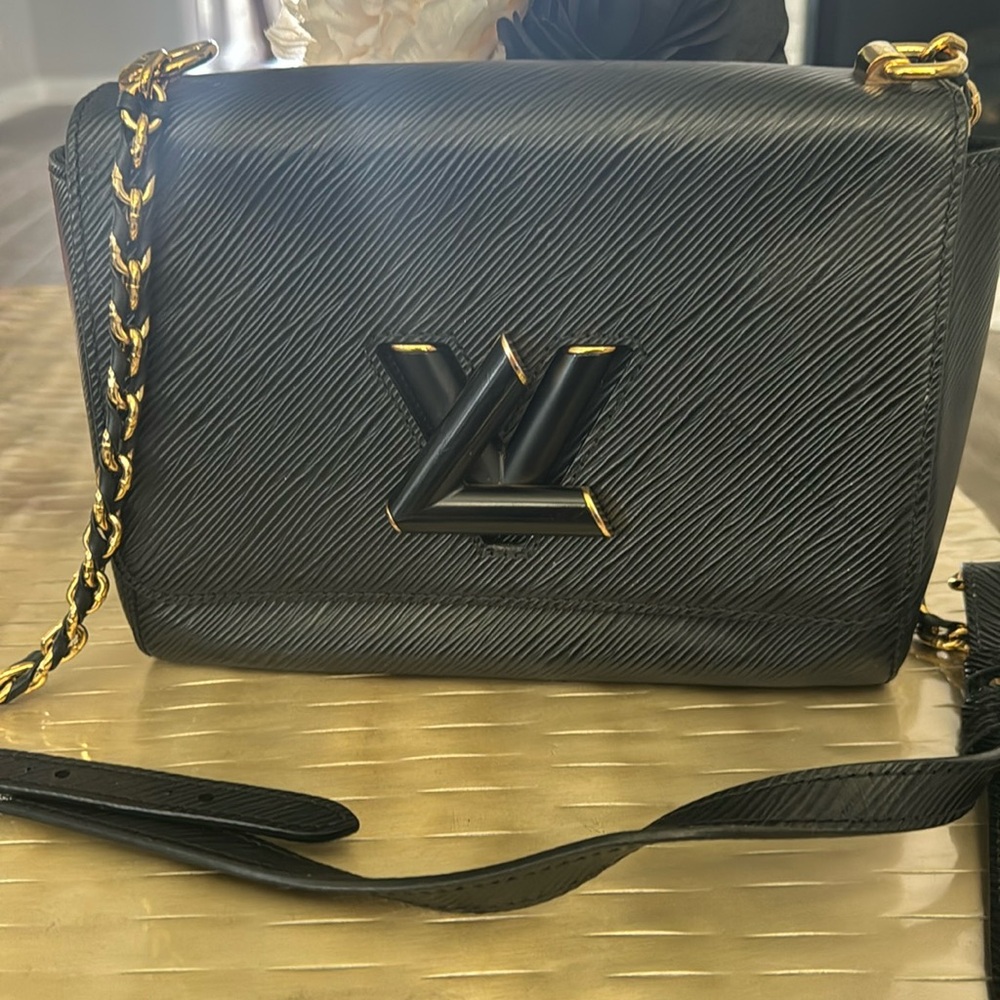 Louis Vuitton twist MM